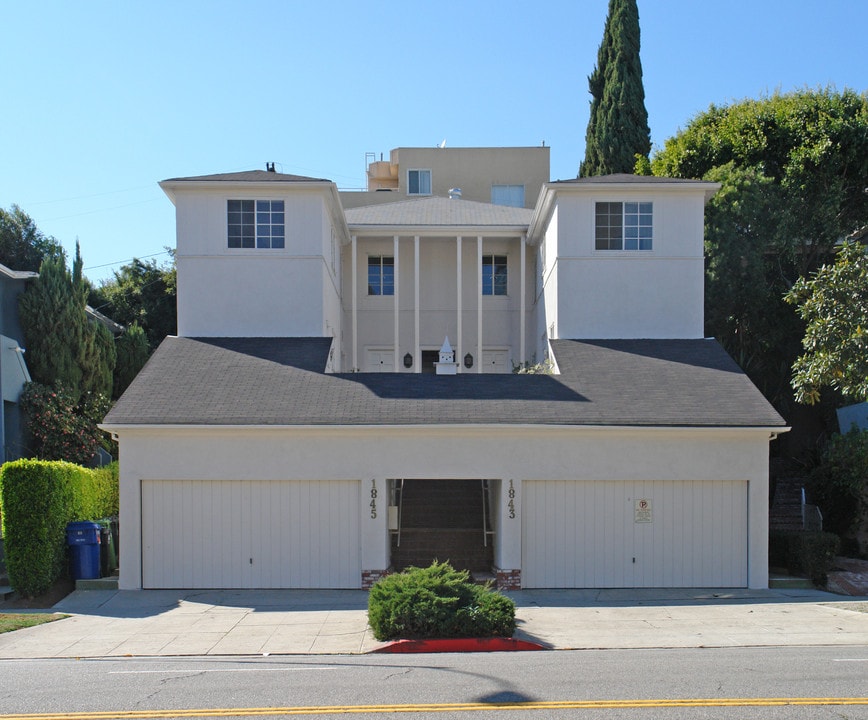 1843-1845 S Beverly Glen Blvd in Los Angeles, CA - Building Photo