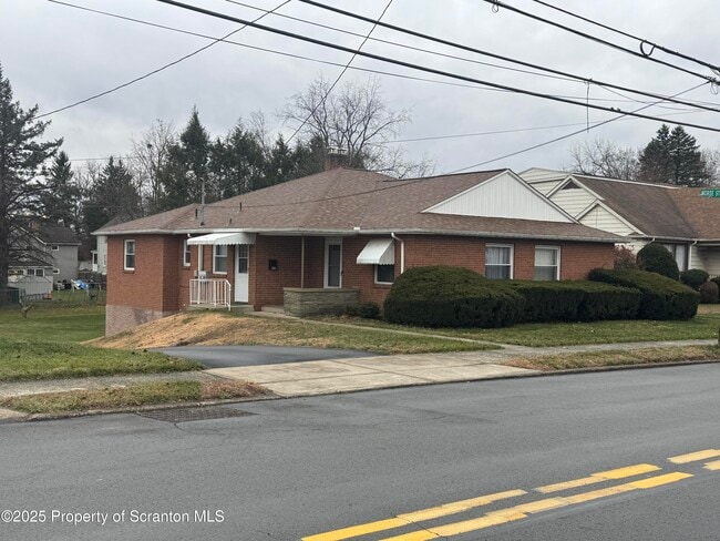 property at 152 Drakes Ln