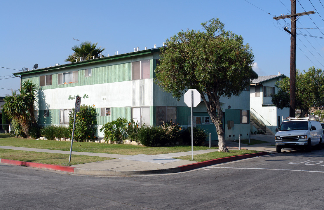 230 E Hazel St in Inglewood, CA - Foto de edificio