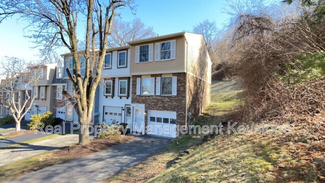 231 Shadowlawn Cir in Pittsburgh, PA - Building Photo - Building Photo