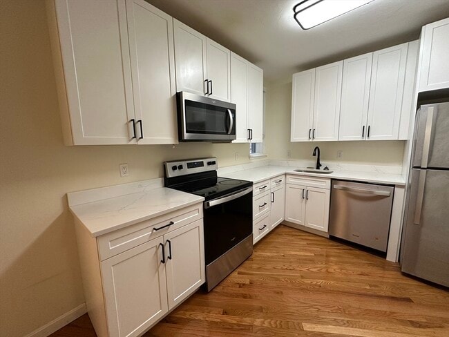1407 Beacon St, Unit 2 in Brookline, MA - Building Photo - Building Photo