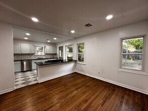 1117 W Symmes St in Norman, OK - Building Photo - Building Photo