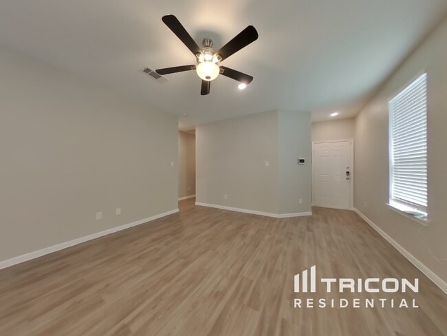 21402 Rising Fawn Rd in Porter, TX - Building Photo - Building Photo