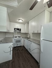 11606 E Ivanhoe Ct in Independence, MO - Building Photo - Building Photo