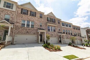 1590 Brantin Dr in Lawrenceville, GA - Building Photo