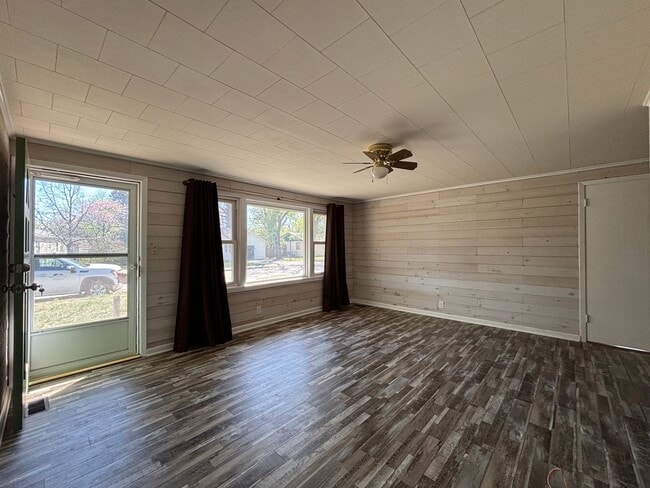 521 Normandy Rd in McPherson, KS - Building Photo - Building Photo