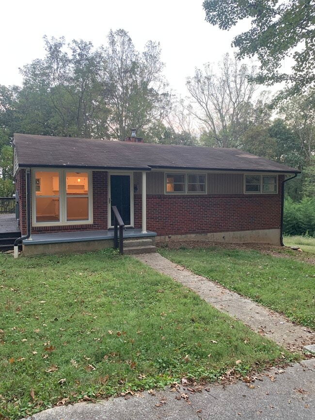 property at 110 Randolph Pl E