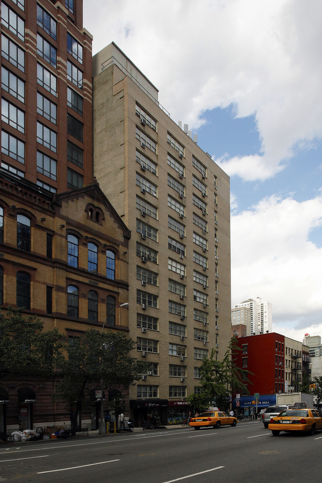 Eastgate House in New York, NY - Building Photo - Building Photo