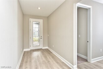 2066 Grove Dr in Naples, FL - Building Photo - Building Photo