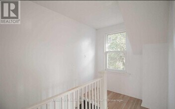 1354 Caroline St in Burlington, ON - Building Photo - Building Photo