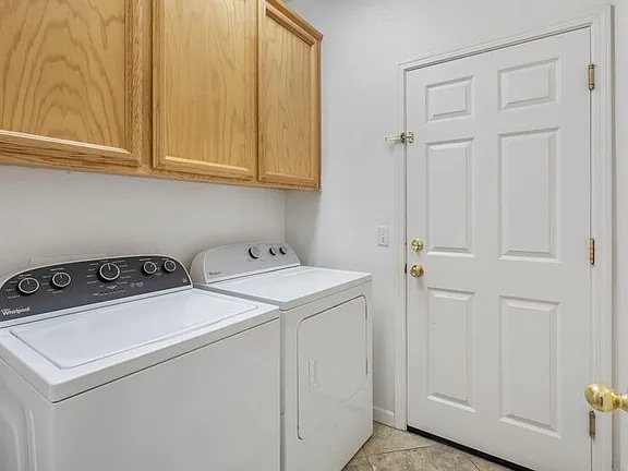 4530 Bollenbacher Ave in Sacramento, CA - Foto de edificio - Building Photo