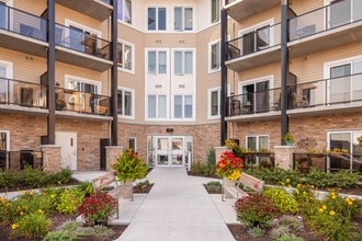 Pelham Junction Apartments in Welland, ON - Building Photo - Building Photo