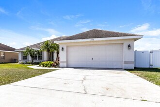 8746 Fort Socrum Village Pl in Lakeland, FL - Building Photo - Building Photo