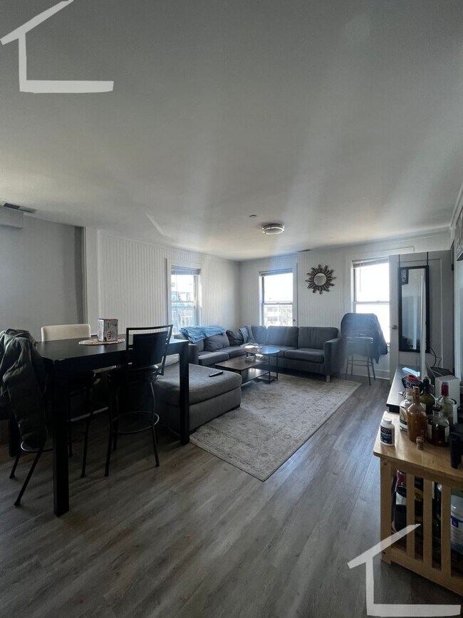 884 E 2nd St in Boston, MA - Building Photo - Building Photo