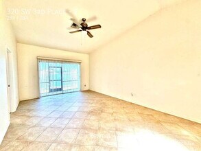320 SW 3rd Pl, Unit 2 in Cape Coral, FL - Building Photo - Building Photo