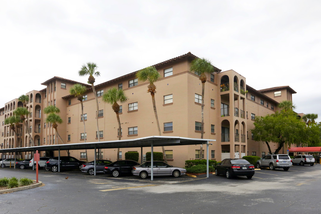 Golfview Condominiums in Gulfport, FL - Building Photo