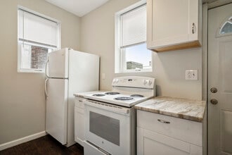 924 S 58th St, Unit Second Floor in Philadelphia, PA - Building Photo - Building Photo
