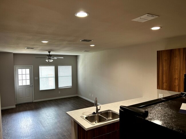 21361 W Wallis Dr in Porter, TX - Building Photo - Building Photo