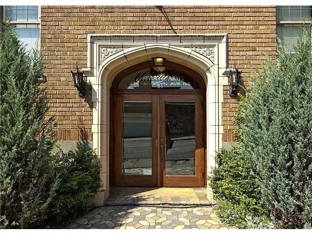 4235 Brooklyn Ave NE in Seattle, WA - Building Photo - Building Photo