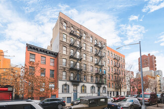 305 E 109th St in New York, NY - Building Photo - Building Photo