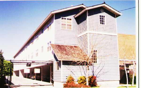 513 W Queen St in Inglewood, CA - Building Photo