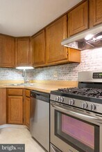 1554 Northgate Square in Reston, VA - Building Photo - Building Photo