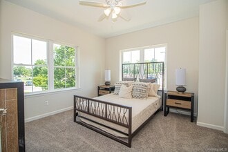 408 Ashley Ct in North Babylon, NY - Building Photo - Building Photo