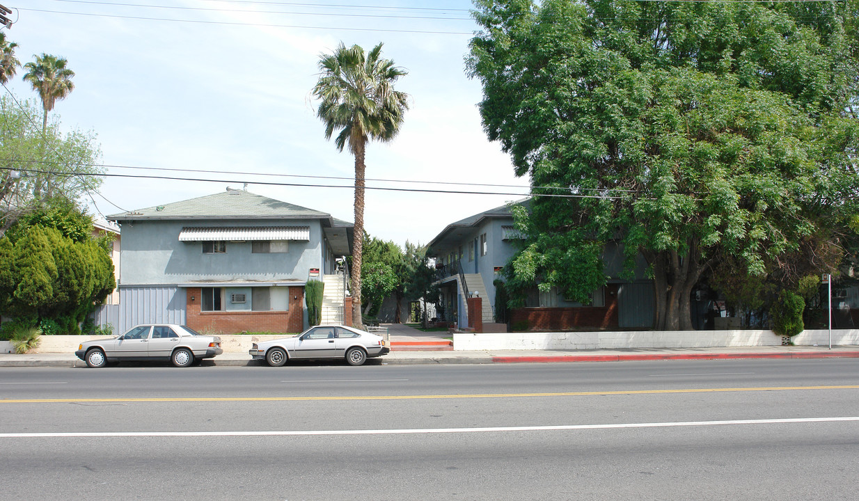 6606 Woodman Ave in Van Nuys, CA - Building Photo