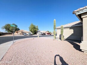 7059 W Gardenia Ave, Unit 558 in Glendale, AZ - Foto de edificio - Building Photo