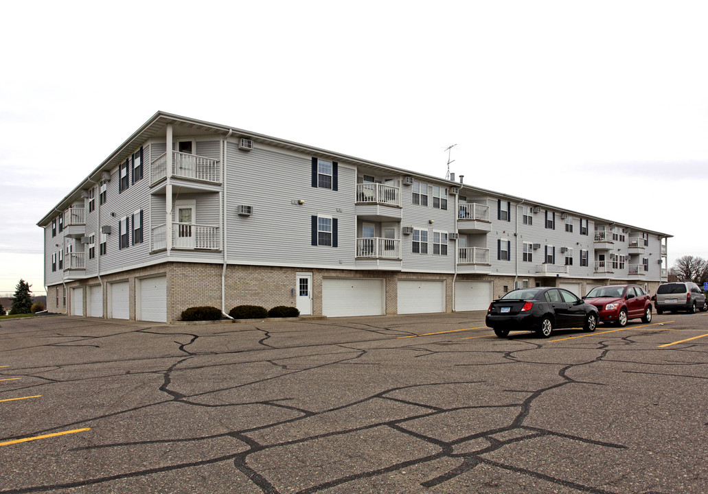 Orchard Court in Sartell, MN - Building Photo