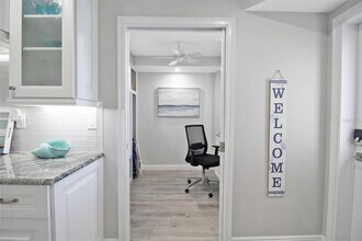 5780 Midnight Pass Rd in Sarasota, FL - Building Photo - Building Photo