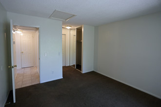 Sunset Pointe Apartments in Barstow, CA - Building Photo - Interior Photo