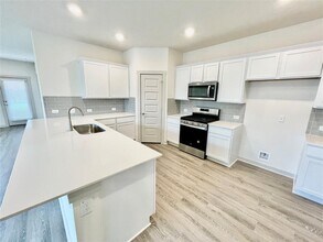 2413 Sisterdale Ln in Austin, TX - Building Photo - Building Photo