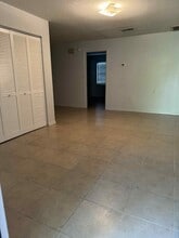 155 Denice Dr in Lakeland, FL - Foto de edificio - Building Photo