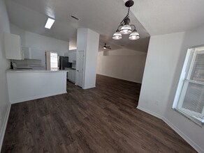 1148 Aladdin Rd in Spring Hill, FL - Building Photo - Building Photo