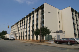 Heritage House Condominiums in Greensboro, NC - Building Photo - Building Photo