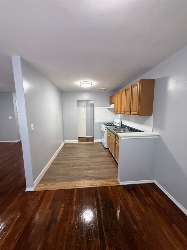 5 Rhode Island Ave in East Orange, NJ - Building Photo - Building Photo