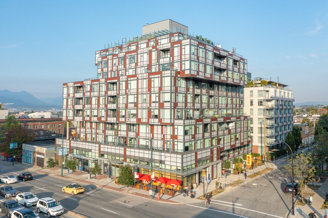 Ellsworth in Vancouver, BC - Building Photo