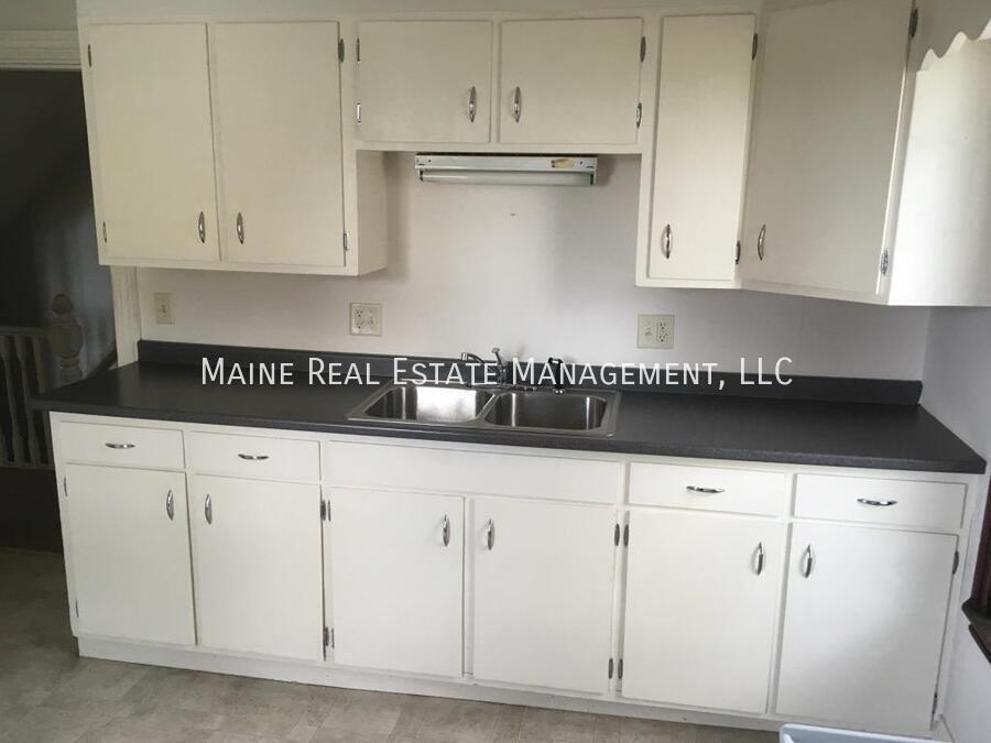 699-701 Main St in Bangor, ME - Foto de edificio
