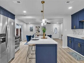 901 Lasser Dr in Norfolk, VA - Foto de edificio - Building Photo