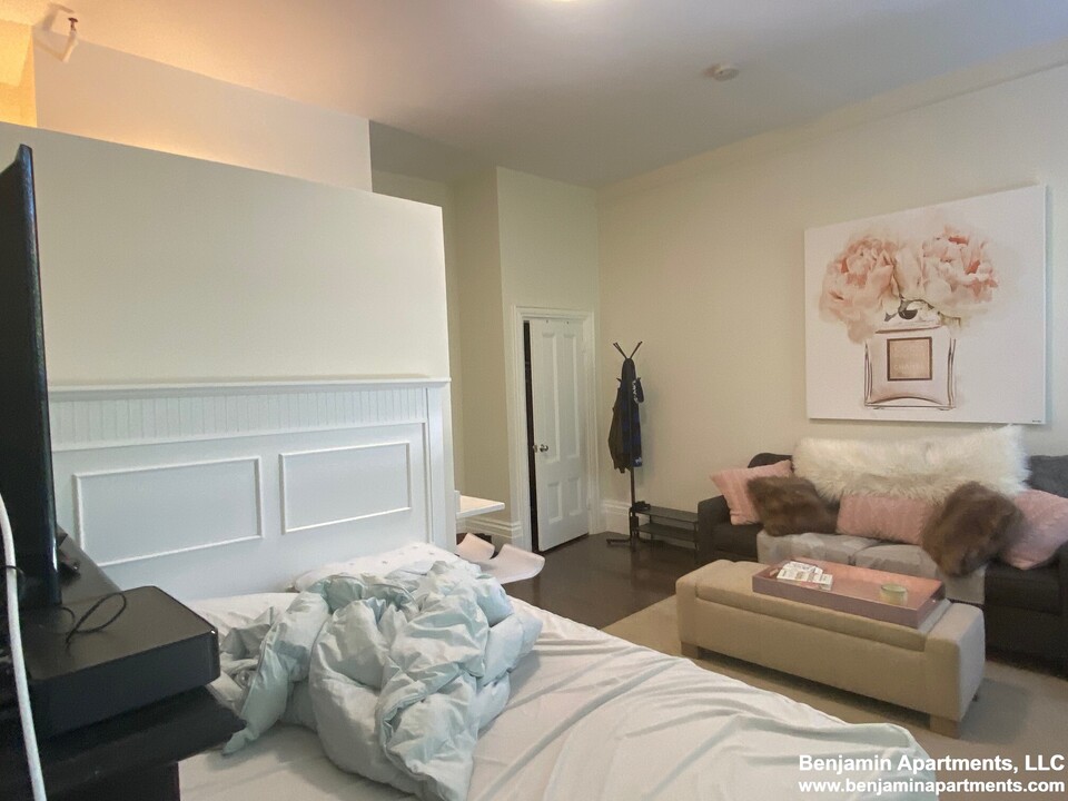 80 Charles St, Unit 2 in Boston, MA - Foto de edificio