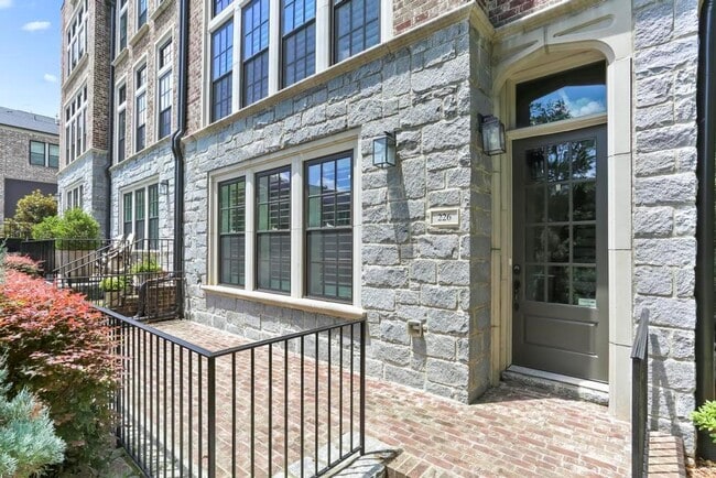 226 Devin Pl N E in Atlanta, GA - Building Photo - Building Photo