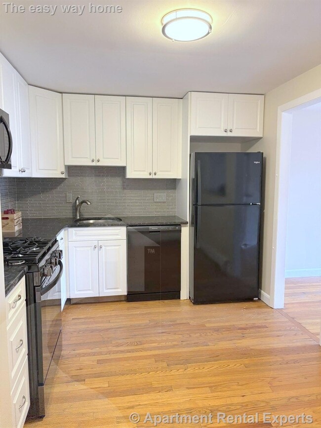 215 Massachusetts Ave in Arlington, MA - Building Photo - Building Photo