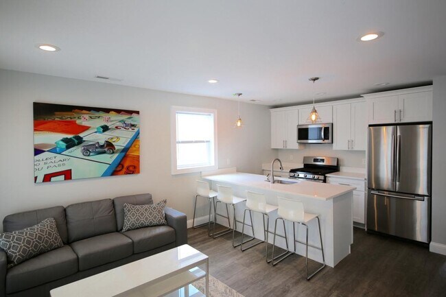 12 Trenton St, Unit 2 Bedroom E in Providence, RI - Building Photo - Building Photo