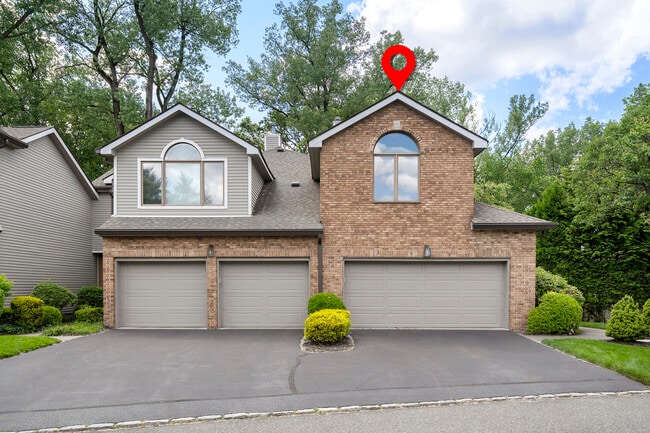 property at 81 Lakeview Dr