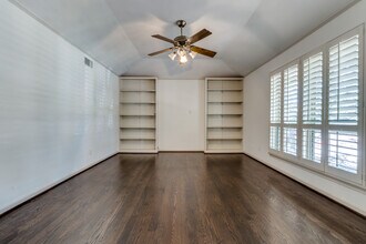 8629 Edgemere Rd in Dallas, TX - Building Photo - Building Photo