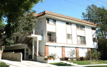 533 Glenwood Rd in Glendale, CA - Building Photo - Building Photo