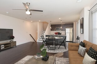 2440 N Lee St, Unit 2