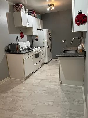 88-10 34th Ave in Queens, NY - Building Photo