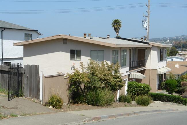 1233 S 55th St in Richmond, CA - Building Photo - Building Photo